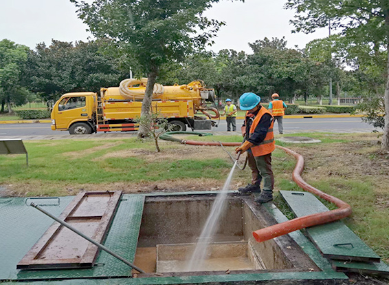 三更罗镇化油池清理